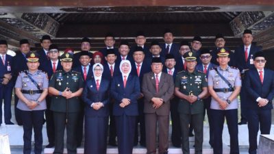 Polres Blitar Kota Hadiri Ziarah Makam Bung Karno di Blitar Jelang Hari Jadi Jatim Ke-78 Bersama Gubernur Khofifah