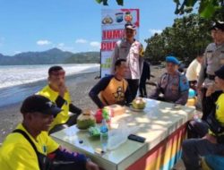 Jajaran Polres Tulungagung Sampaikan Pesan Pemilu Damai Dalam Kegiatan Jumat Curhat