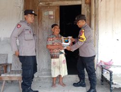 Melalui Polsek Karangrejo, Kapolres Tulungagung Bagikan Beras Kepada Warga Desa Tulungrejo