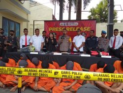 Polres Tulungagung Menggelar Konferensi Pers Pengungkapan Kasus Pengeroyokan, Pencurian Mobil dan Membawa Sajam