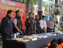 Polres Tulungagung Menggelar Konferensi Pers Ungkap Kasus Penganiayaan Secara Bersama Sama dan Tindak Pidana Kekerasan Hingga Mengakibatkan Korban Meninggal Dunia