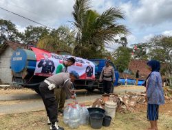 Polres Tulungagung Terus Salurkan Air Bersih ke Wilayah Tanggunggunung
