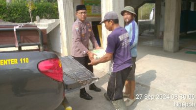 Jumat Berkah, Polsek Tanggunggunung Beri Bantuan Semen Untuk Pembangunan Masjid Miftahul Janah