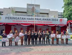 Pemkab Tulungagung Peringati Hari Pahlawan, Pj Bupati Heru Suseno Beri Bingkisan Kepada Puluhan Veteran Kemerdekaan
