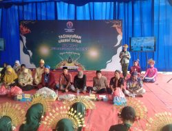 Kemeriahan HUT ke-2 RSUD Campurdarat dr. Karneni Ditandai Dengan Potong Tumpeng Dan Gerebek Sayur