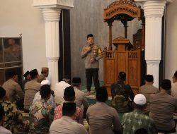 Pimpin Patroli Skala Besar, Kapolres Tulungagung Sahur Bersama dan Safari Subuh di Rejotangan